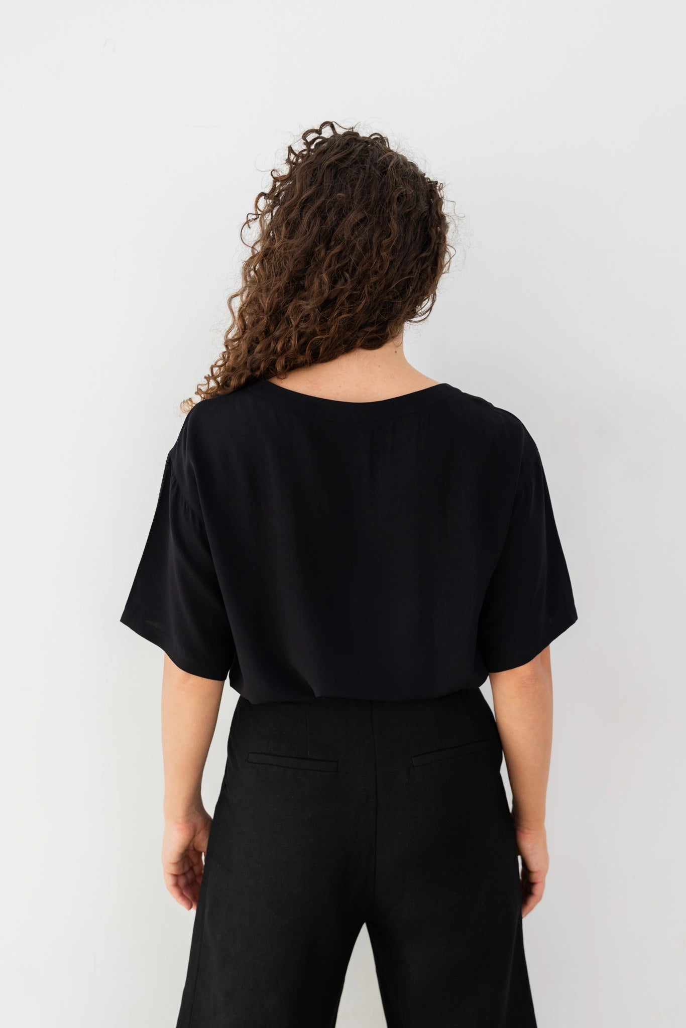 bluzka MALNUS black..webp