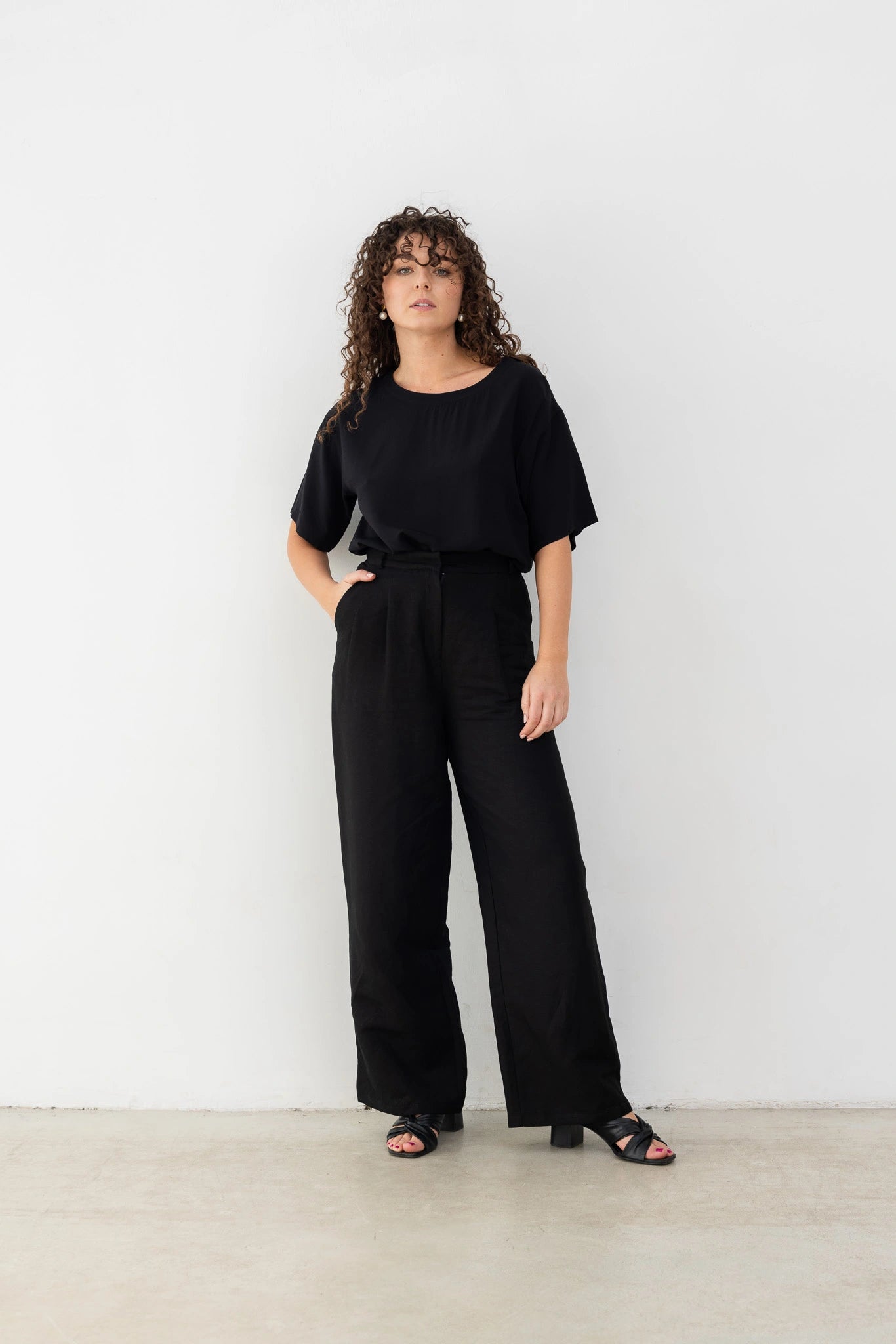 bluzka MALNUS black ..webp