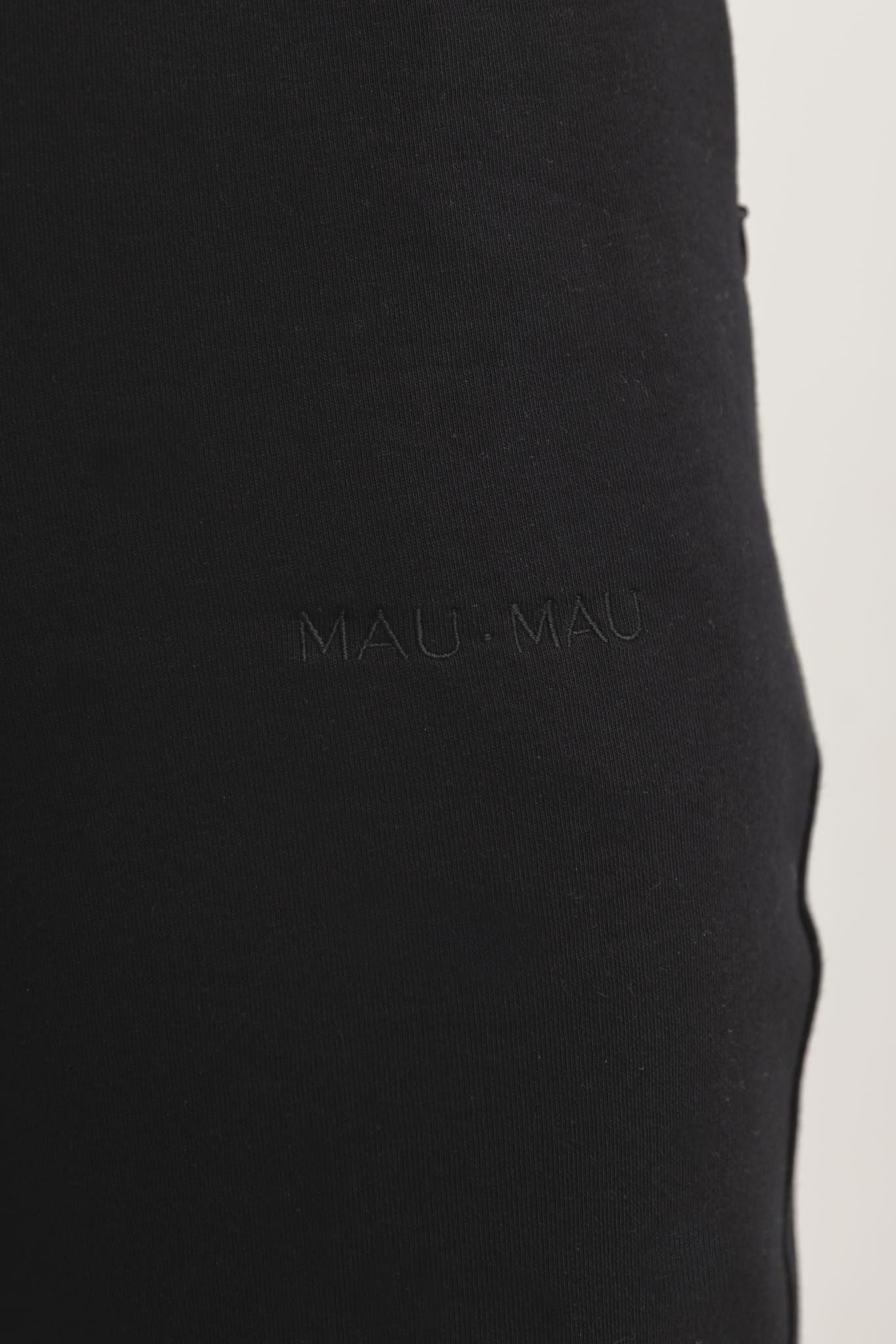 LARIX..BLACK.jpg