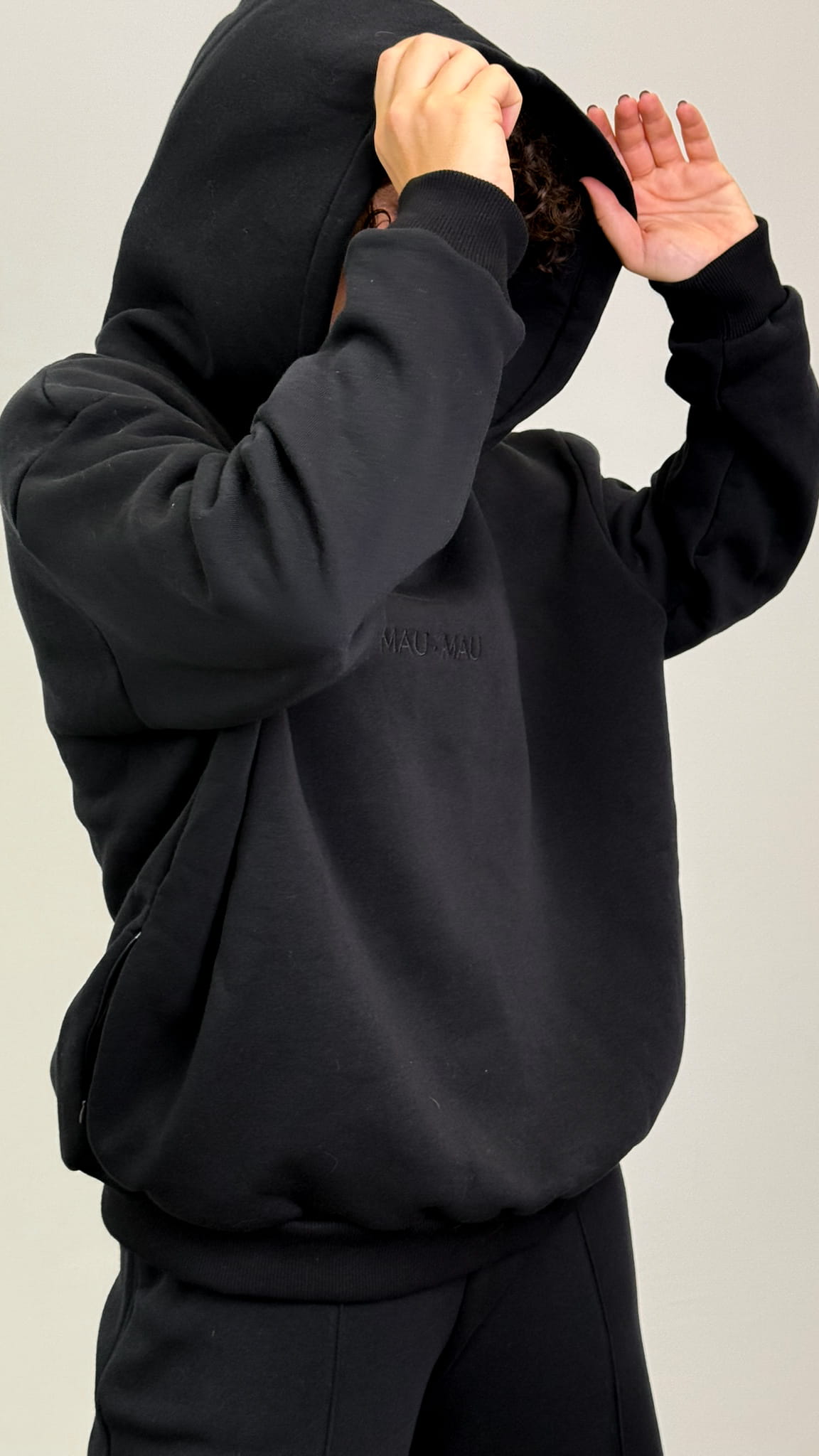 TRAPA BLACK