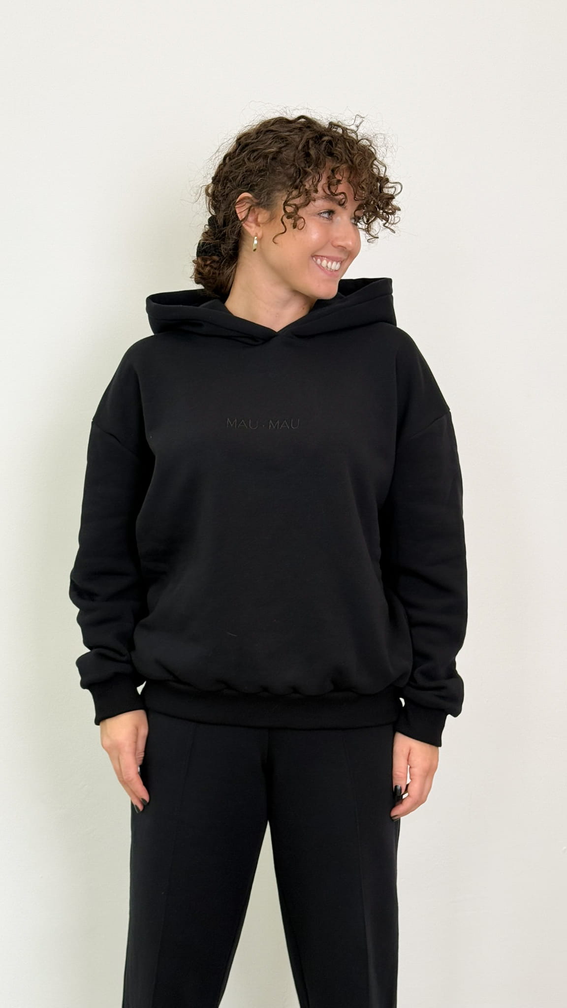 TRAPA BLACK