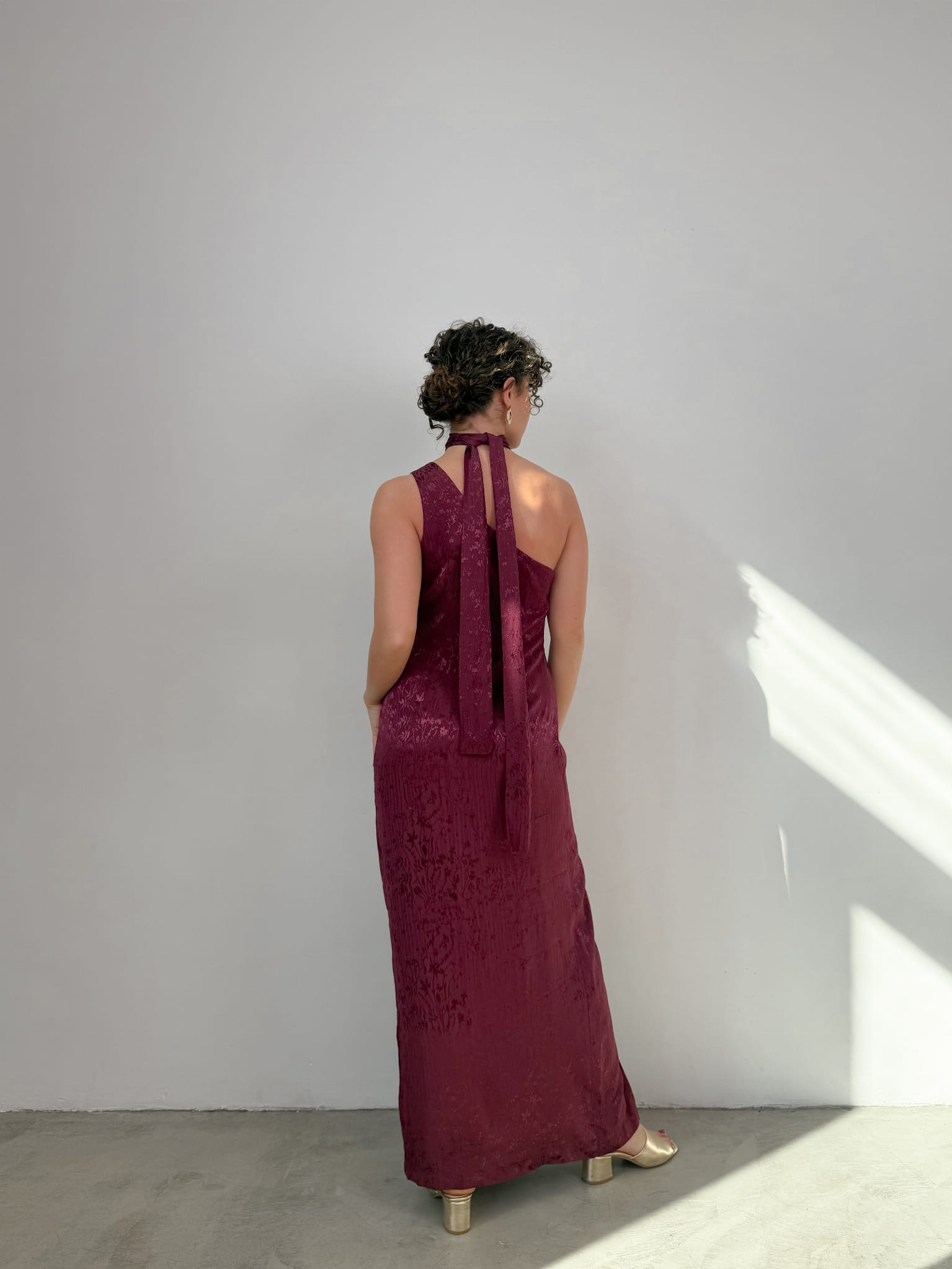 LOTUS BURGUNDY FLORAL