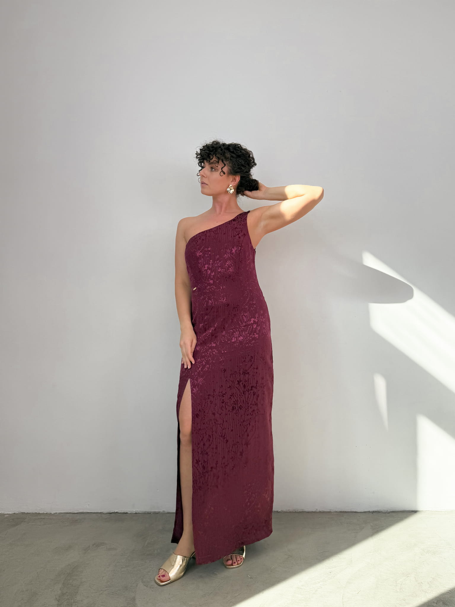LOTUS BURGUNDY FLORAL